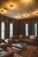 Crossroads Hotel