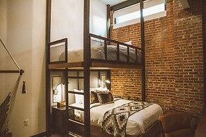 Crossroads Hotel