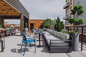 Crossroads Hotel