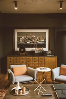 Crossroads Hotel