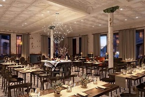 Crossroads Hotel