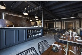 Crossroads Hotel