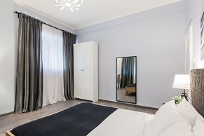 Kolonaki 2 Bedroom Apartment by Livin Urbban