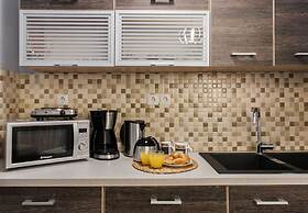 Kolonaki 2 Bedroom Apartment by Livin Urbban