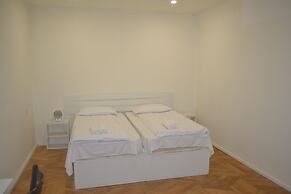 Guest House 36