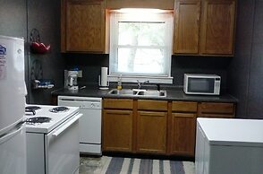 Phillips Historic Motel & Cottages