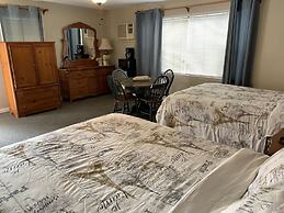 Phillips Historic Motel & Cottages