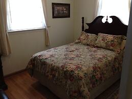 Phillips Historic Motel & Cottages