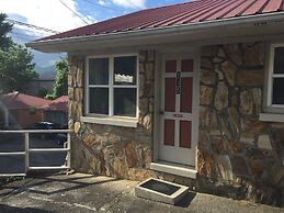 Phillips Historic Motel & Cottages