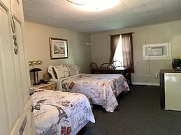 Phillips Historic Motel & Cottages