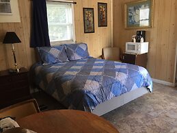 Phillips Historic Motel & Cottages