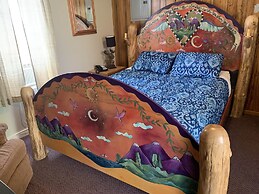 Phillips Historic Motel & Cottages