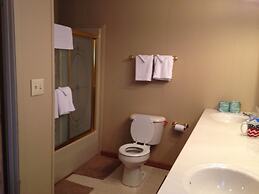 Phillips Historic Motel & Cottages