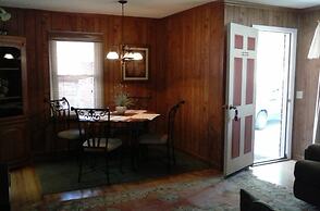 Phillips Historic Motel & Cottages