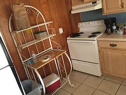 Phillips Historic Motel & Cottages