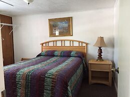 Phillips Historic Motel & Cottages