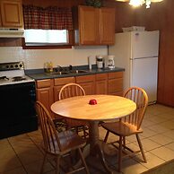 Phillips Historic Motel & Cottages