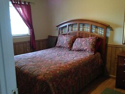 Phillips Historic Motel & Cottages