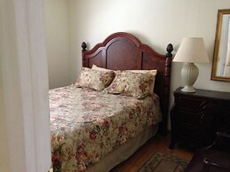 Phillips Historic Motel & Cottages