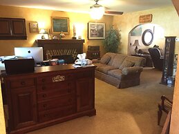 Phillips Historic Motel & Cottages