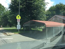 Phillips Historic Motel & Cottages