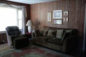 Phillips Historic Motel & Cottages