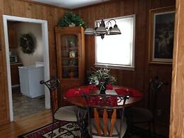 Phillips Historic Motel & Cottages