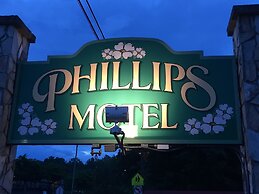 Phillips Historic Motel & Cottages