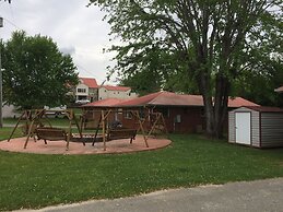 Phillips Historic Motel & Cottages