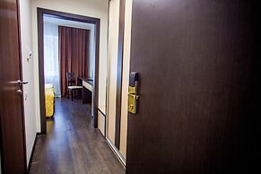 Hotel Overtime
