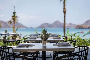 AYANA Komodo Waecicu Beach