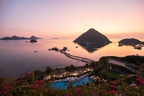 AYANA Komodo Waecicu Beach