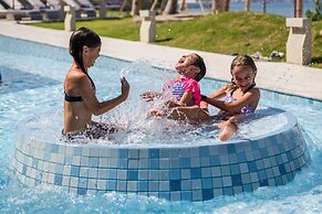 AYANA Komodo Waecicu Beach