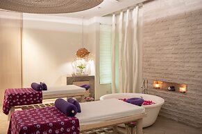 AYANA Komodo Waecicu Beach