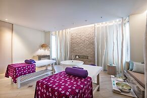 AYANA Komodo Waecicu Beach