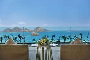 AYANA Komodo Waecicu Beach