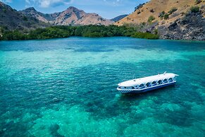 AYANA Komodo Waecicu Beach