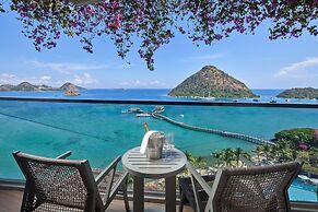 AYANA Komodo Waecicu Beach