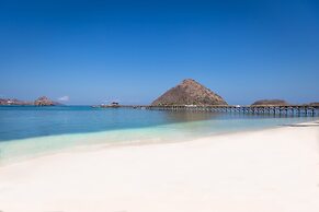 AYANA Komodo Waecicu Beach