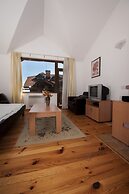 Four Leaf Clover Apartments to Rent