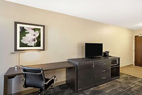 La Quinta Inn & Suites by Wyndham Columbus MS