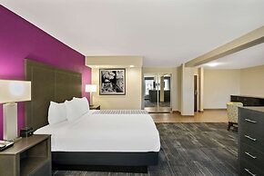 La Quinta Inn & Suites by Wyndham Columbus MS