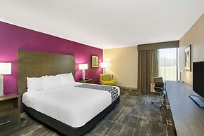 La Quinta Inn & Suites by Wyndham Columbus MS