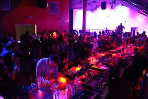 Grand Islander Hotel