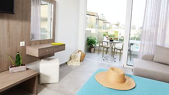 Blue Horizon Apartments