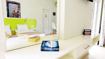 Blue Horizon Apartments