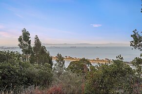 Marbella Lane 3BR Penthouse Executive Suite SFO