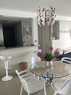 Ocean View Gorgeous 1 Bedroom Apt