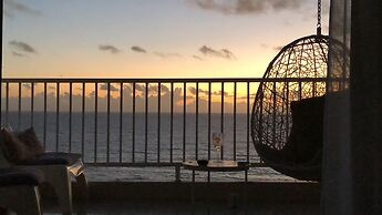 Ocean View Gorgeous 1 Bedroom Apt