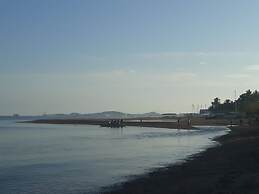 HangOut Beach & Resort